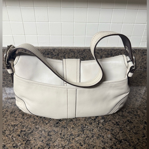 Coach Vintage White/Cream Leather Shoulder Bag #F1019 - Picture 2 of 5